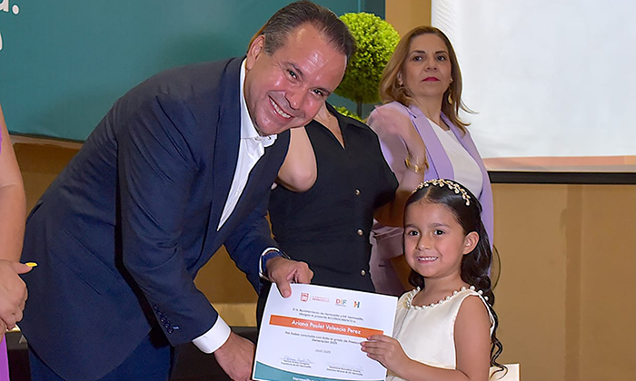Reafirma Toño Astiazarán compromiso con la niñez