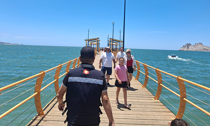 Mantiene recorridos constantes en Bahía de Kino; Personal de Protección Civil y Tránsito Municipal