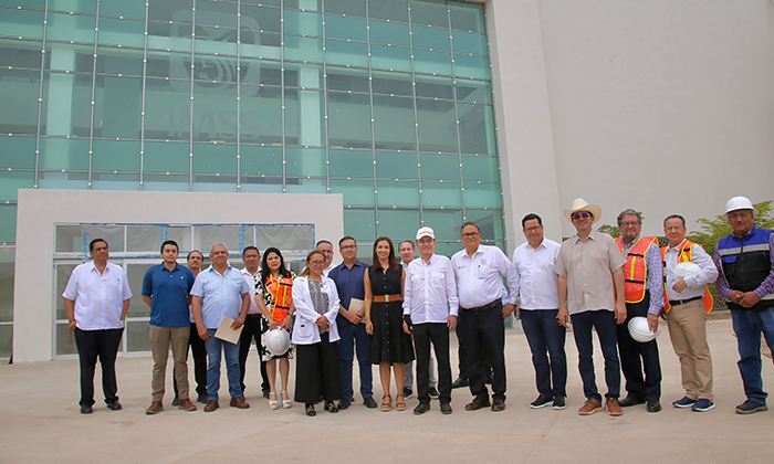 Supervisa gobernador avances de hospital IMSS en Navojoa