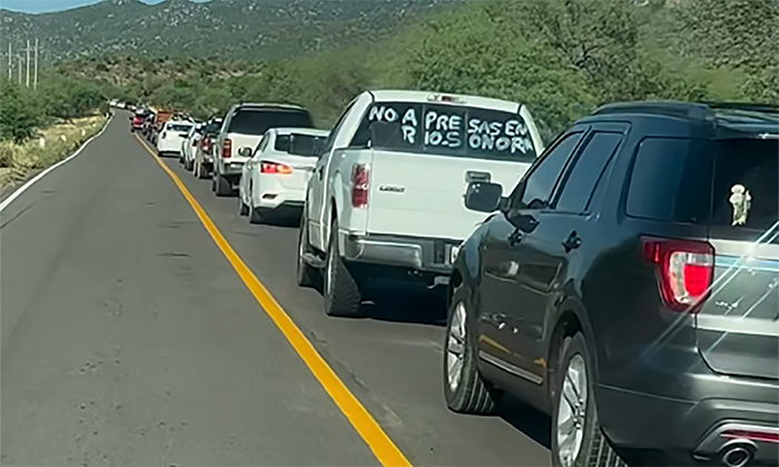 Hacen caravana en rechazo a plan hídrico; Residentes de Ures