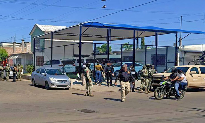 Aseguran en cateo autos robados en Ciudad Obregón