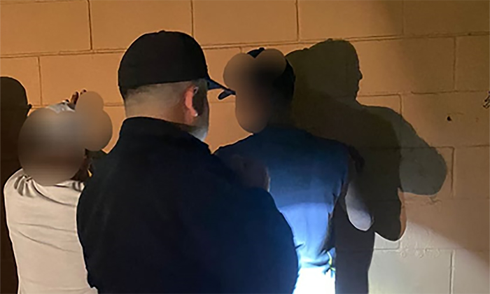Ponen tras las rejas a par de macheteros en el fraccionamiento Los Arroyos