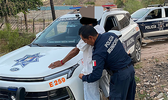 Arrestan a joven por golpear a su mamá en la comisaría Miguel Alemán