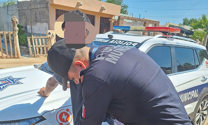 Fractura tabique nasal a su mujer al golpearla en la colonia Luis Encinas