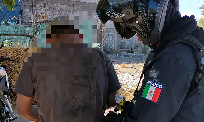 Encarcelan a dos vendedores de mariguana en distintas colonias