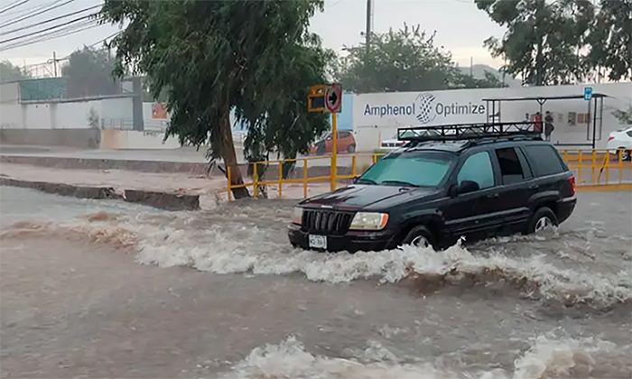 Deja fuerte lluvia inundaciones en Nogales; No hubo personas lesionadas