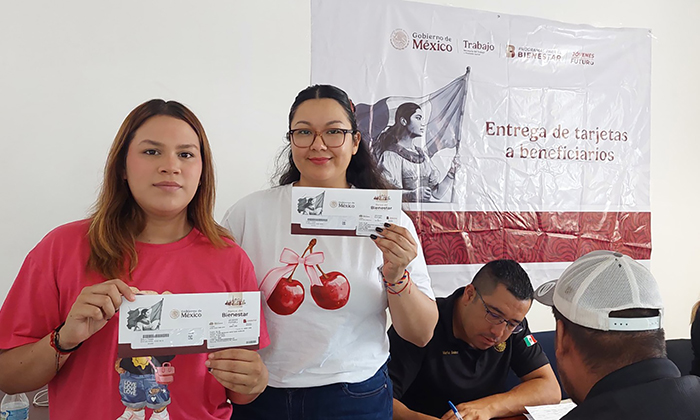 Distribuyen tarjetas para Jóvenes Construyendo el Futuro