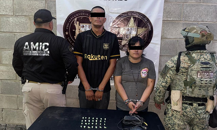 Capturan a pareja de narcomenudistas en la colonia Sahuaro