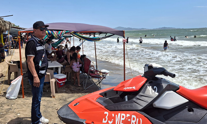 Autoridades de Protección Civil Municipal cierran a navegación Bahía de Kino por marea alta