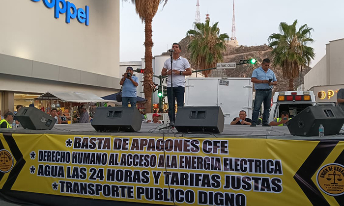 “Truenan” Usuarios contra la CFE por “apagones” durante marcha mitin