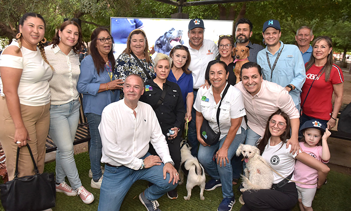 Lanza Toño Astiazarán “Huellita Segura” para protección de animales de compañía