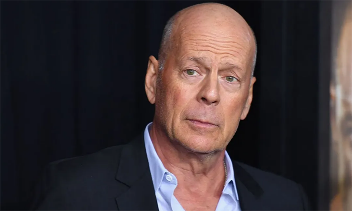 Vive Bruce Willis separado de su familia debido al avance de su enfermedad