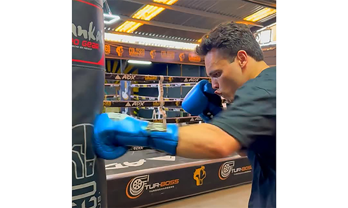 Reanuda JC Chávez Jr. entrenamientos en un gimnasio de Hermosillo
