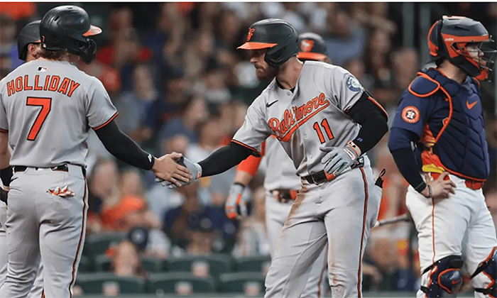 Propina Orioles tremenda blanqueada a Astros en su propia casa