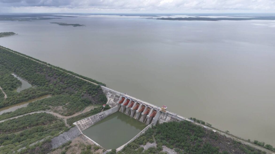 Lluvias Aumentan al 50% el Nivel de las Principales Presas del País, Aunque Persiste un Déficit Hídrico
