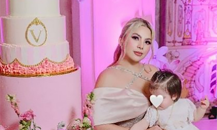 Bautizan a primera nieta de Valentín Elizalde