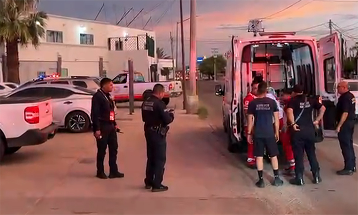 Rescatan a menor desmayado en alberca en la colonia Villa Satélite