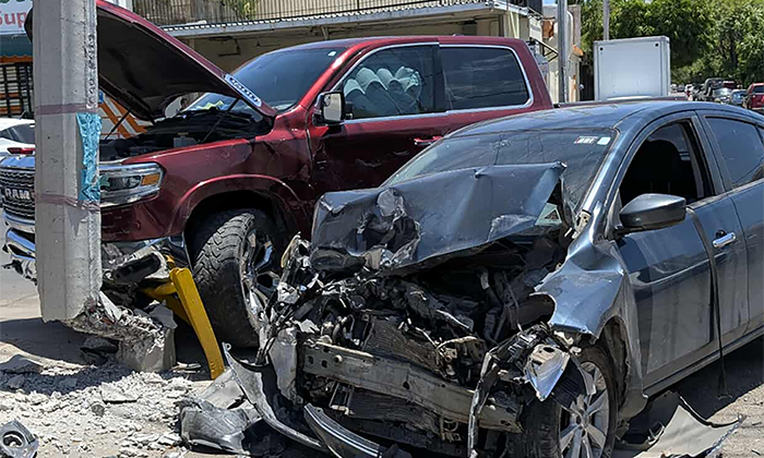 Fuerte choque deja un herido en la colonia Ley 57
