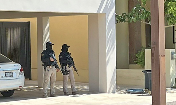 Arrestan a exmando y agentes policiacos por supuestos delitos vinculados a violaciones de derechos humanos