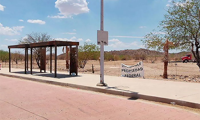 Anuncia reubicación de torres de interés social