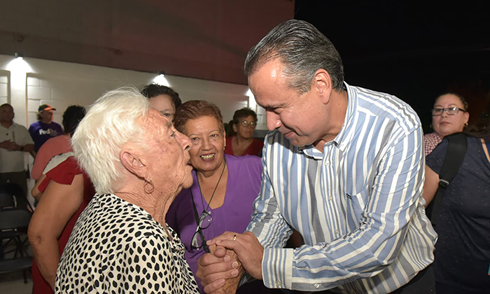 Entrega Toño Astiazarán rehabilitación de Cruz roja en la base Sur en la colonia Pedregal de la Villa