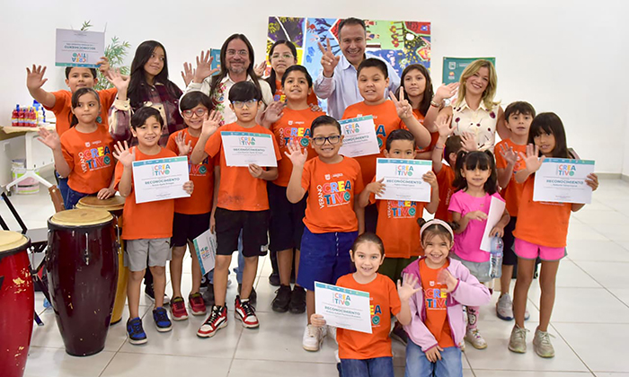 Apoya Toño Astiazarán a niñas y niños; Acude a Campamento Cultural de IMCA