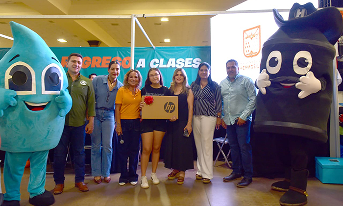 Apoya a ciudadanos cumplidos en Feria de Regreso a Clases; Ayuntamiento de Hermosillo