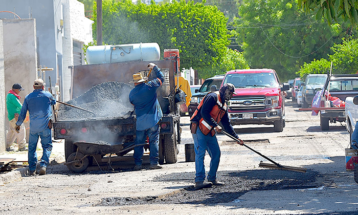 Realiza jornada intensa de bacheo en 19 colonias; Ayuntamiento de Hermosillo