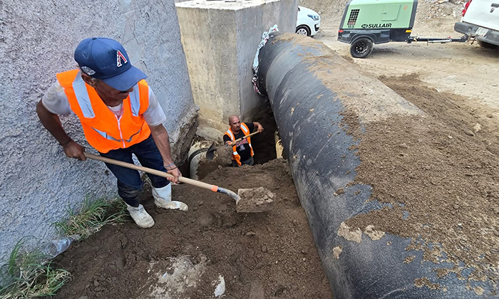 Trabaja Aguah en reparación de tubería de 30 pulgadas en el Tanque Bachoco