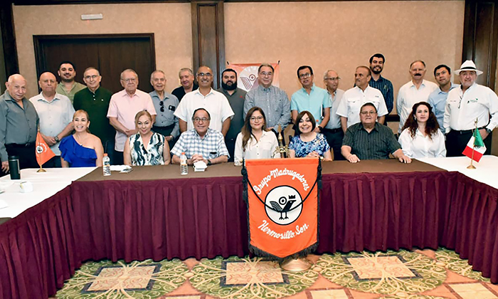 Exponen transición energética de Hermosillo ante Grupo Madrugadores