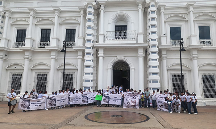 Exigen regresar a anterior régimen de jubilaciones y pensiones; Trabajadores del IMSS
