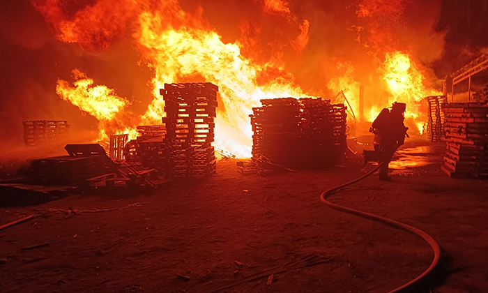 Se incendia recicladora al sur de Empalme