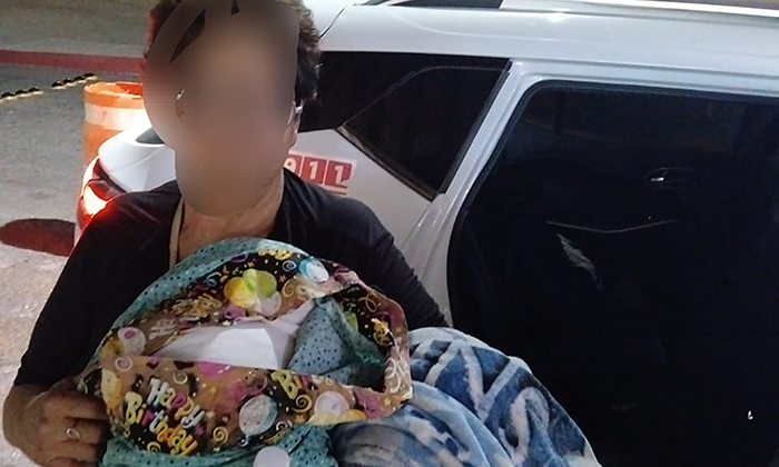Auxilian a sexagenaria abandonada por su hija en el sector del Parque Industrial