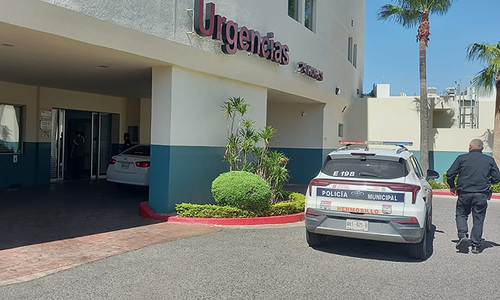 Auxilian policías municipales a niño enfermo