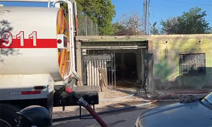 Sofocan bomberos incendio de vivienda en la colonia Bella Vista