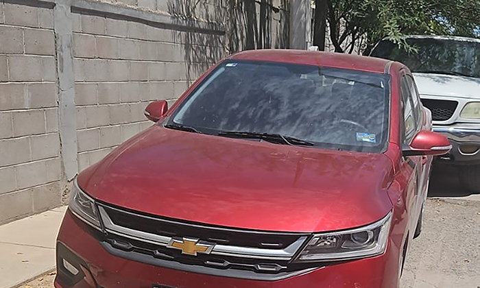 Localizan abandonado un automóvil robado en la colonia Buena Vista