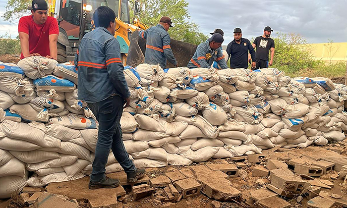 Atiende daños por intensas lluvias en San Lorenzo; Ayuntamiento de Hermosillo