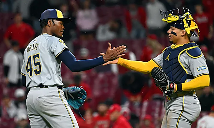 Cerveceros da paliza a Piratas por 12-5; Suman doce victorias al hilo