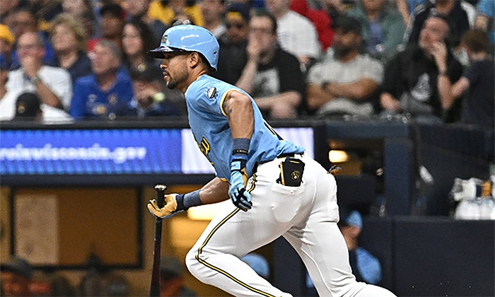 Pegan Cerveceros paliza a Washington con jonrones de Blake Perkins