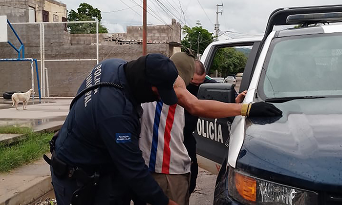 Aprehenden a seis personas con drogas; Agentes preventivos