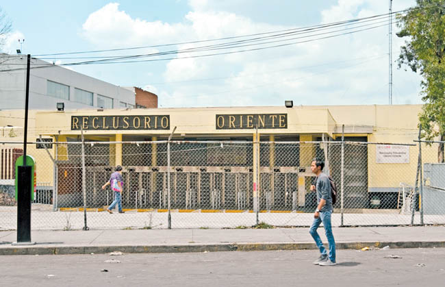 Escape del Reclusorio Oriente: Custodios y Director del Penal Bajo Investigación
