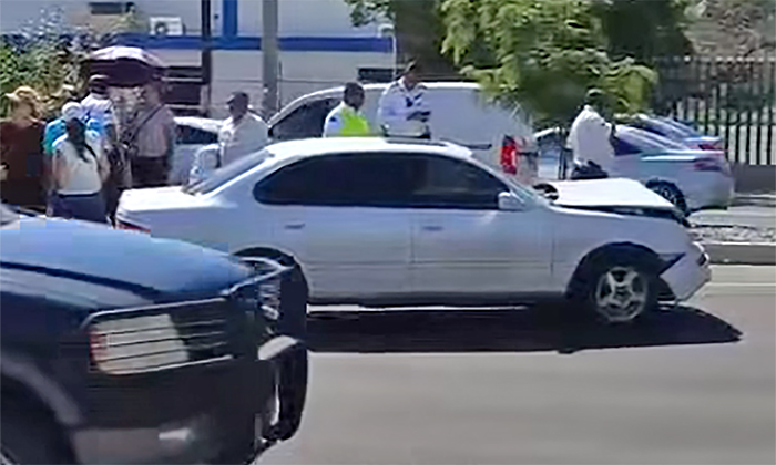 Protagonizan choque volcamiento en el bulevar García Morales