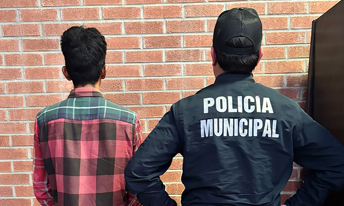 Sorprenden a narcomenudista con 72 dosis en la colonia Solidaridad