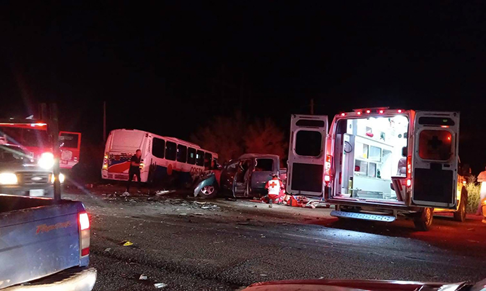 Deja 11 heridos choque de camión y pick up en la carretera a la Costa de Hermosillo