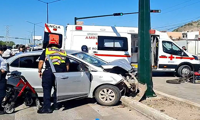 Deja colisión dos mujeres heridas en la colonia Nacameri