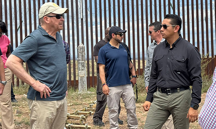 Recorre embajador de EU en México frontera sonorense