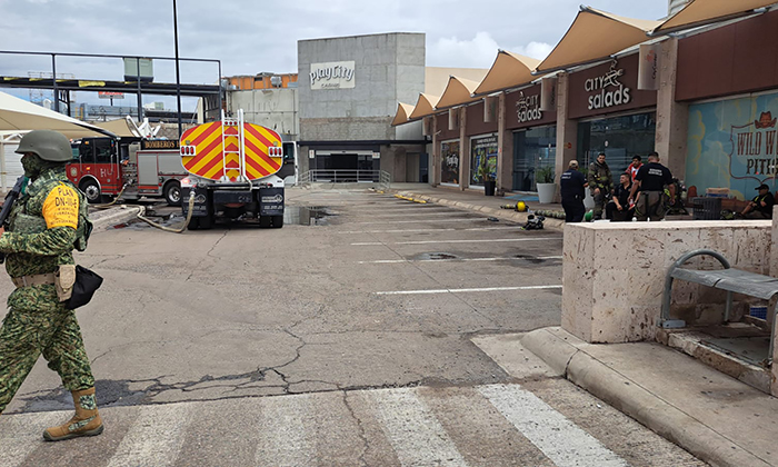 Se registra incendio en casino en reparación en la plaza comercial City Center