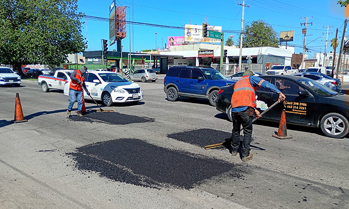 Refuerza cuadrillas para trabajos de bacheo