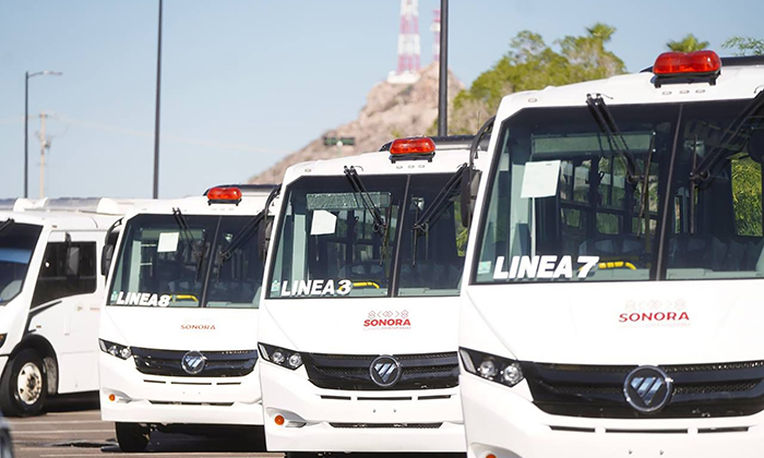 Entregan 371 unidades de transporte nuevas