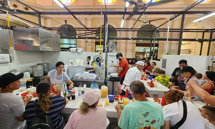 Avanza mudanza de locatarios a Mercado Municipal